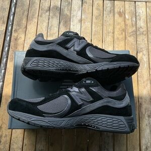 New Balance Men's 2002R size 13M